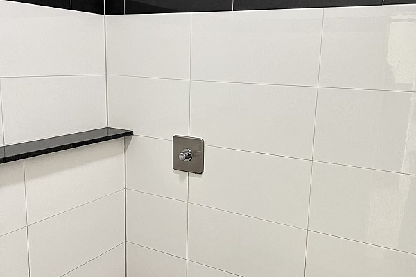 Duschen / Umkleide